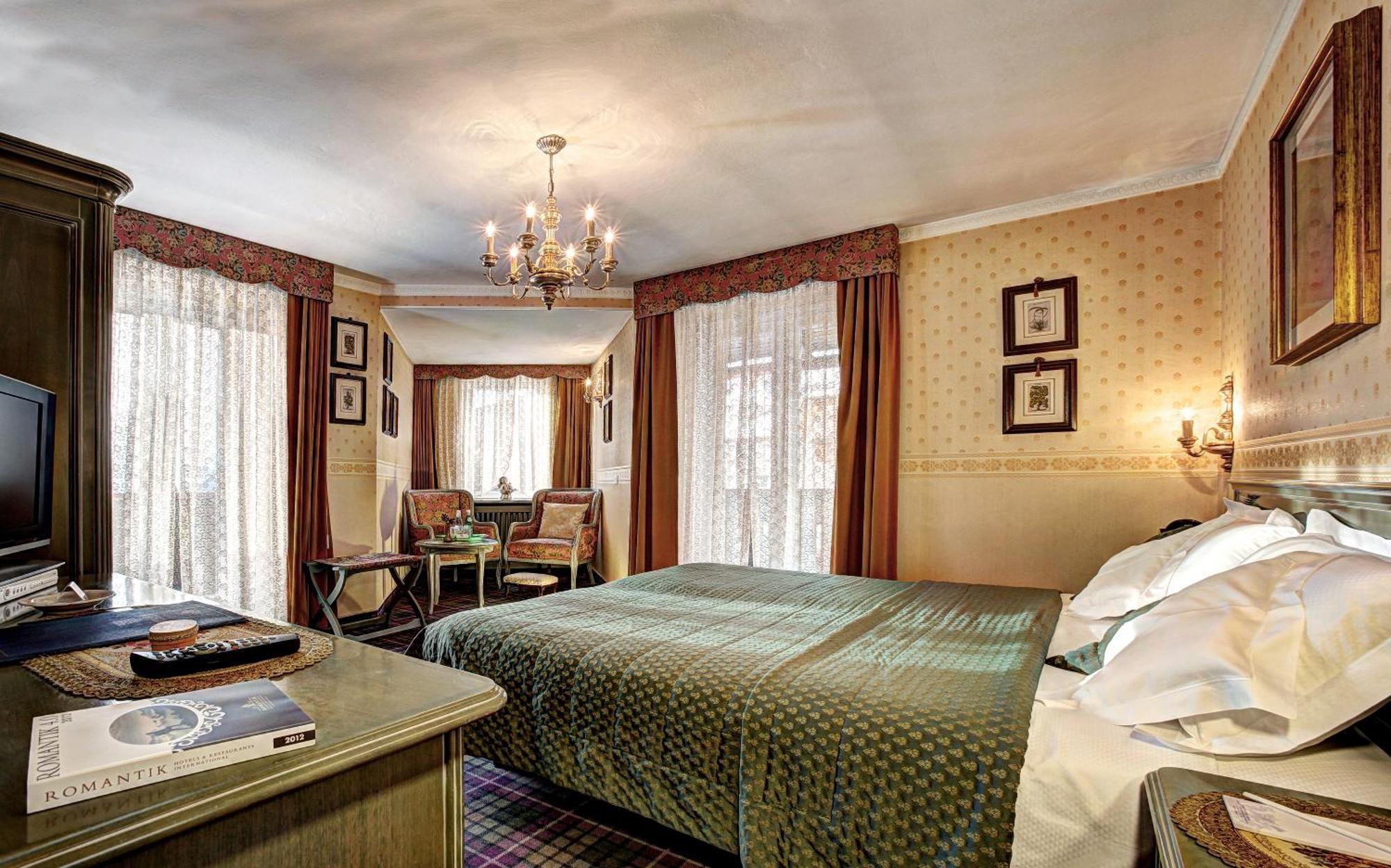 Hotel Regina ซานมาร์ตีโนดีกัสตรอสซา ภายนอก รูปภาพ
