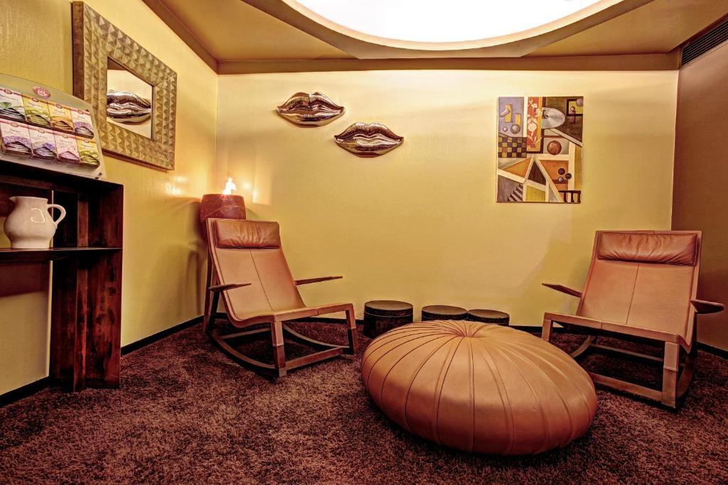 Hotel Regina ซานมาร์ตีโนดีกัสตรอสซา ภายนอก รูปภาพ